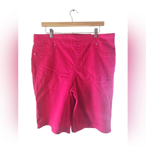 Chico's Pink Women's Shorts 2.5 NWT - Picture 2 of 8
